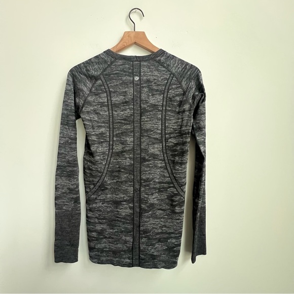 Lululemon Swiftly Tech Long Sleeve Crew Heathered Black /White 8 Athletic Top - Picture 11 of 14